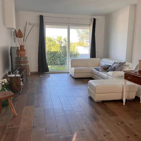 Caroli Villa *